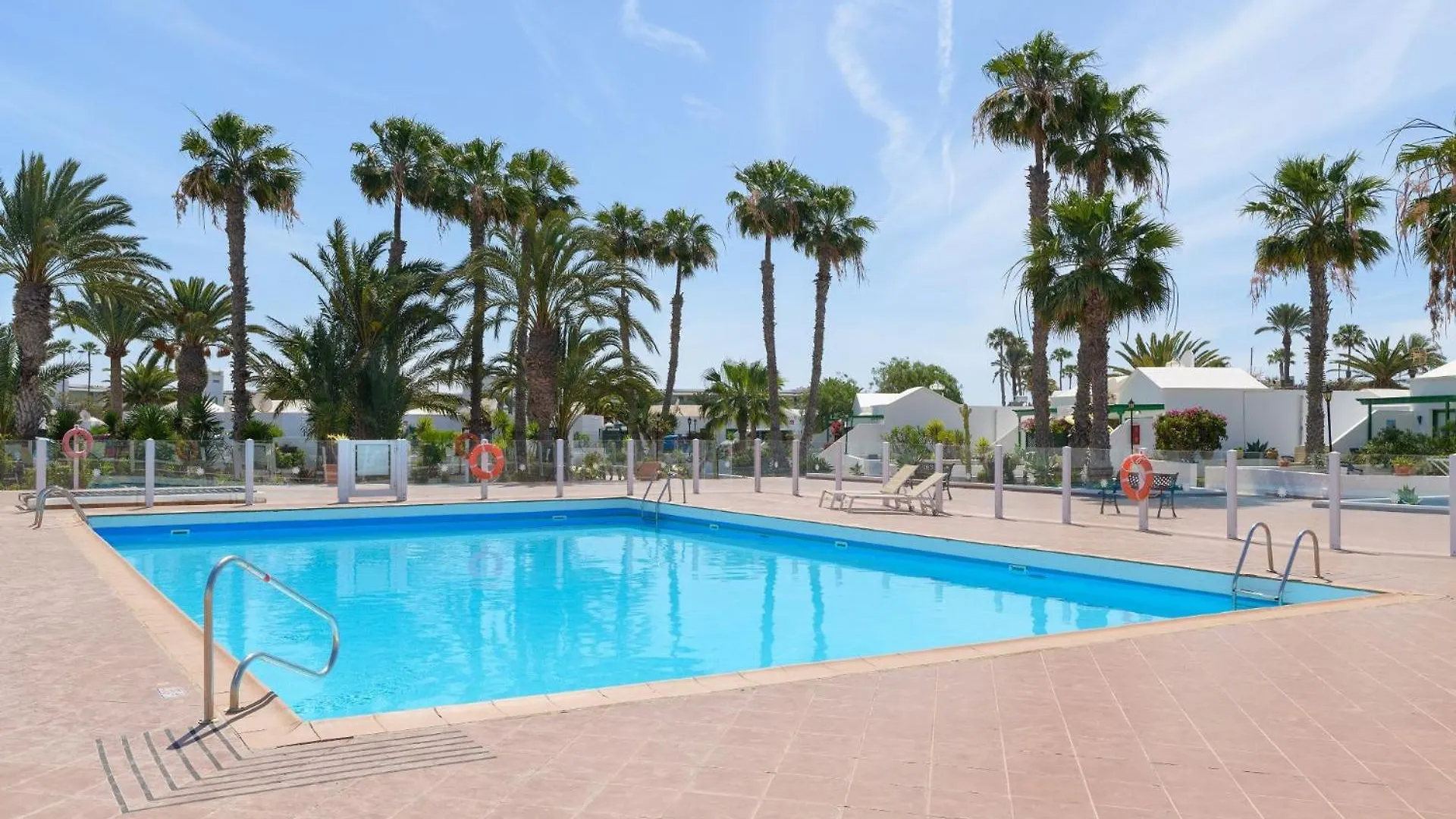 Flamingo Beach Bungalow - Casa Iris Playa Blanca