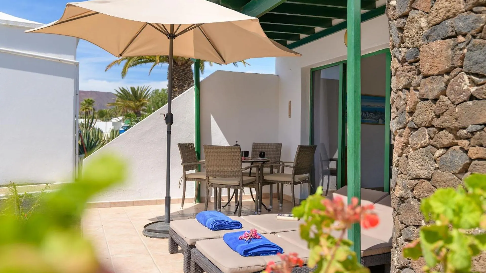 Villa Flamingo Beach Bungalow - Casa Iris Playa Blanca
