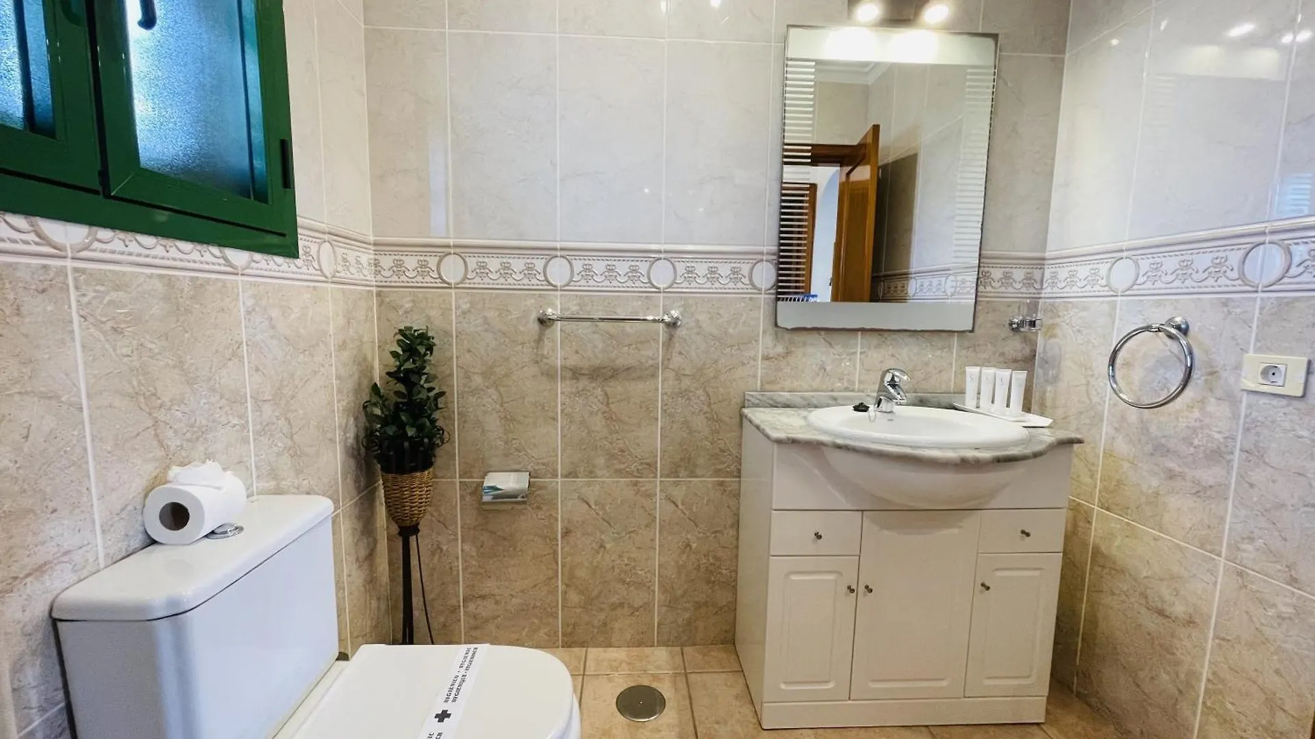 Villa Flamingo Beach Bungalow - Casa Iris Playa Blanca